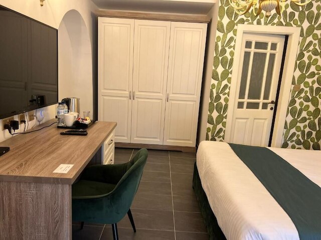 レッド・ファーム・レライ・アンド・スパ