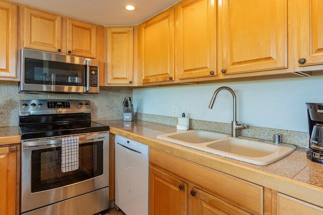 キヘイ アリイ カイ B108 2 ベッドルーム コンド