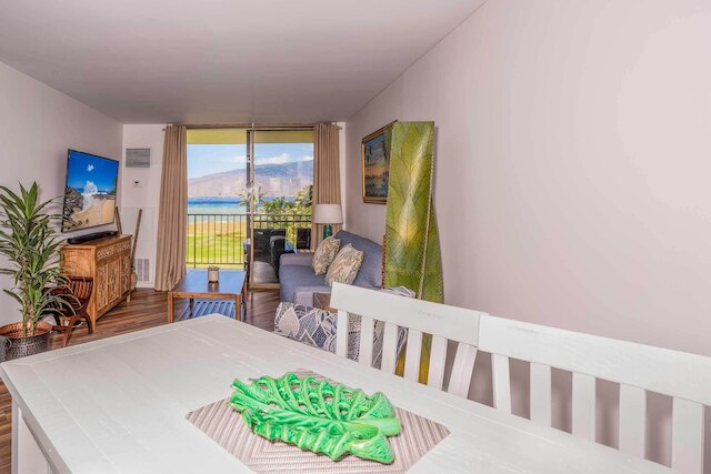 オーシャンフロントペントハウスビスタ