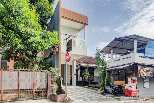 スーパー  OYO  コレクション O 3280 チンドニ ララス