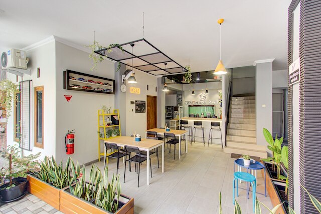 スーパー  OYO  コレクション O 3280 チンドニ ララス