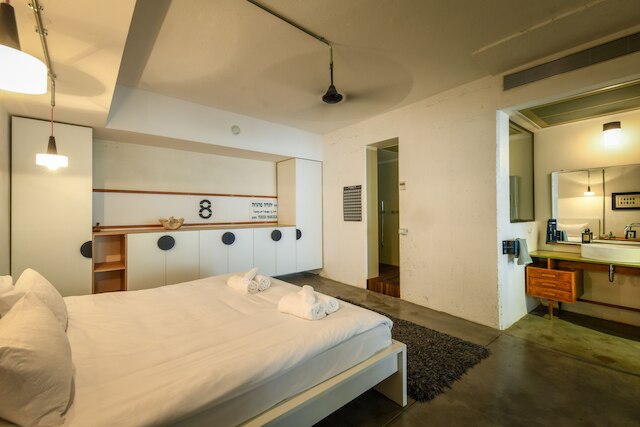 ユニークで広々とした2BRテラス付きアパート