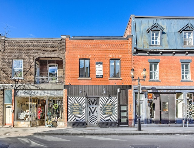 バーガンディ ロフツ - マルシェ アトウォーター