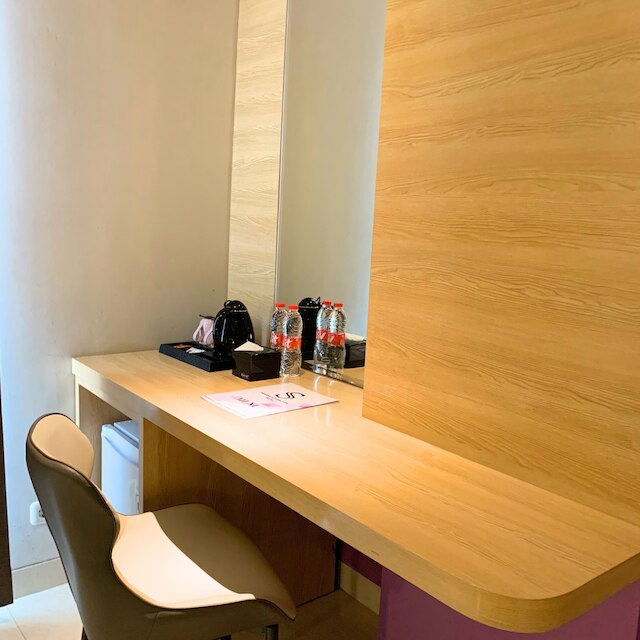 スラバヤ リバー ビュー ホテル