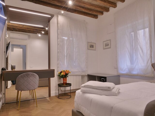 ヘルミラージュスイートヴィアデルコルソ