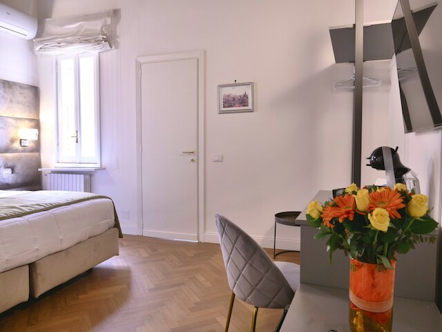 ヘルミラージュスイートヴィアデルコルソ