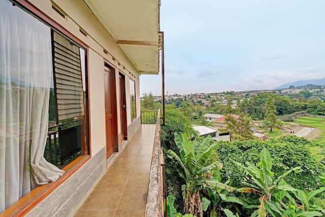 スーパー OYO キャピタル O 91810 ホテル バレバット 2