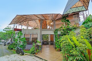 スーパー OYO キャピタル O 91810 ホテル バレバット 2