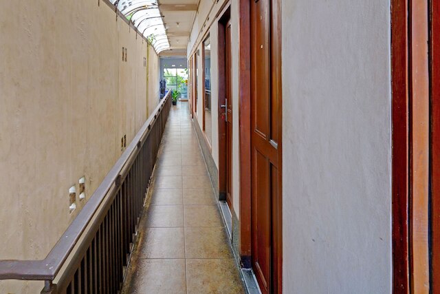 スーパー OYO キャピタル O 91810 ホテル バレバット 2