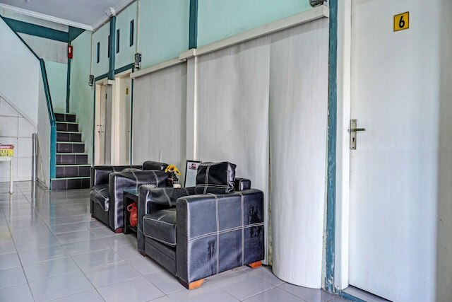 ホテル O ホームステイ エリス カテリヤ シャリア