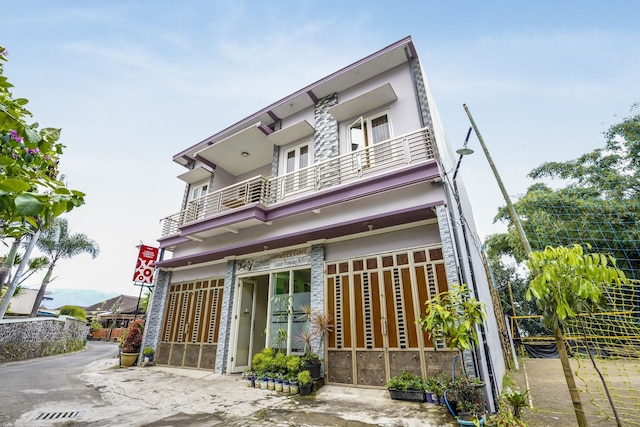 ホテル O ランチャー ホームステイ シャリア