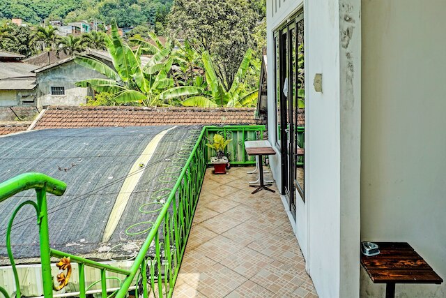 OYO Life 92376 Agape Villa