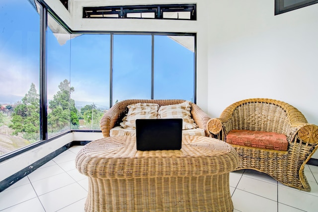 コレクション O プンチャク ニア コタ ブンガ フォーマリー ヴィラ グヌン アガペ