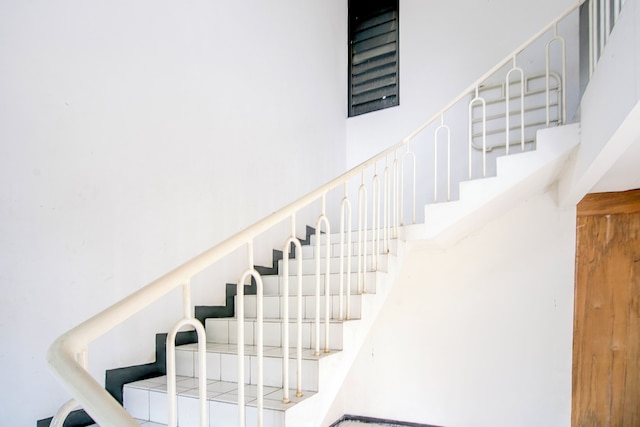 コレクション O プンチャク ニア コタ ブンガ フォーマリー ヴィラ グヌン アガペ