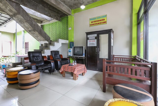 OYO 3830 ドファリース GH シャリア