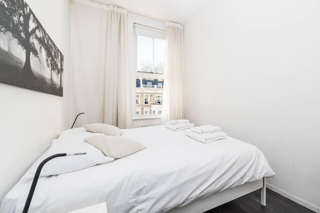 ファンタスティック ベ ベッド フラット イン ザ センター