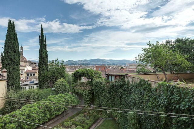 マグノリ  2 D イン フィレンツェ