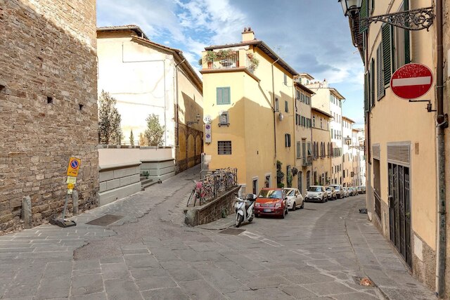 マグノリ  2 D イン フィレンツェ