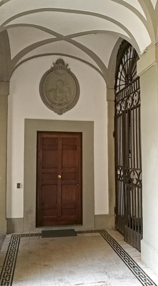 メッツォ 46 イン フィレンツェ ウィズ  2 ベッドルームズ アンド  2 バスルームズ