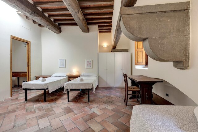 アンギラーラ  7 イン フィレンツェ