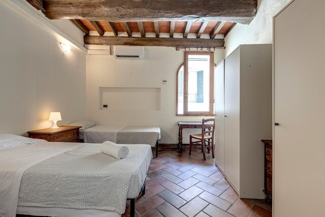 アンギラーラ  7 イン フィレンツェ