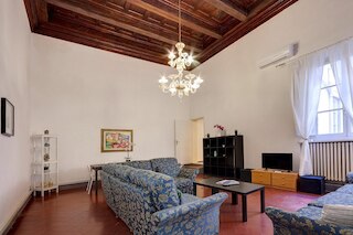 セルヴィ 34 イン フィレンツェ ウィズ  3 ベッドルームズ アンド  2 バスルームズ