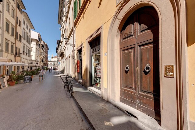 セルヴィ 34 イン フィレンツェ ウィズ 3 ベッドルームズ アンド 2 バスルームズ