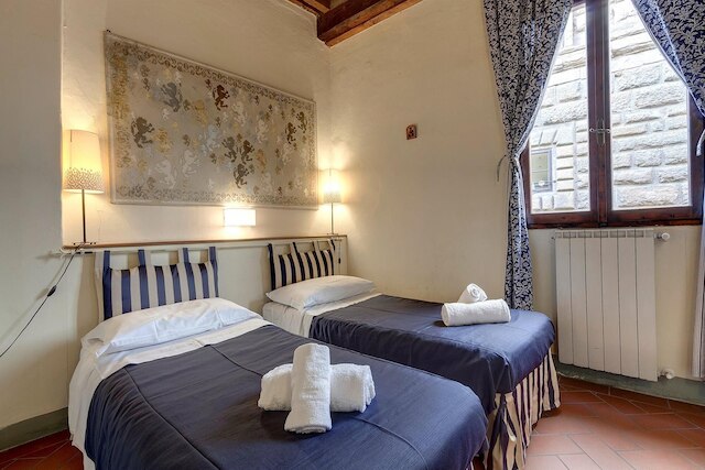 レオーニ 10 イン フィレンツェ ウィズ  1 ベッドルームズ アンド  1 バスルームズ