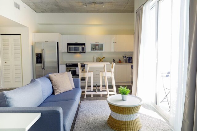 センター ステージ - ダウンタウン パーキング プール ホット タブ