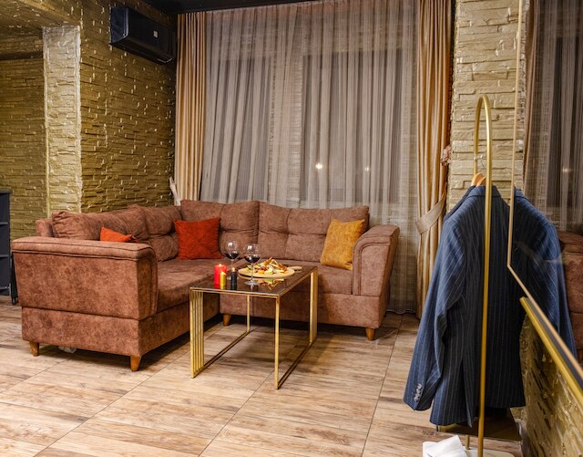 ゴールデンロックハウス