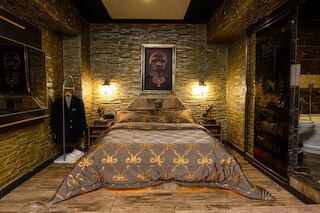 ゴールデンロックハウス