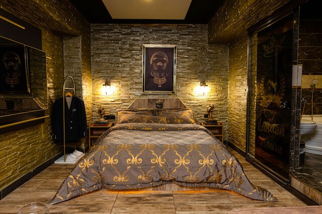 ゴールデンロックハウス