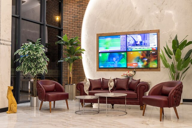 ウェスト・ドア・ホテル