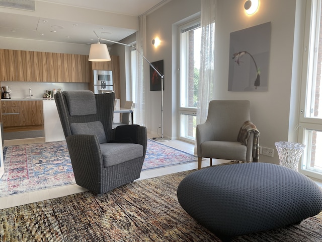 ラグジュアリー・シティ・シーフロント・アパートメントwithバルコニー