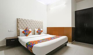 ファブホテル ザ ラゼーズ