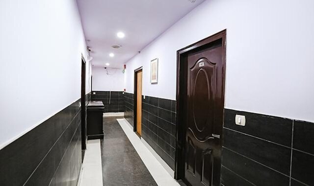 ファブホテル ザ ラゼーズ