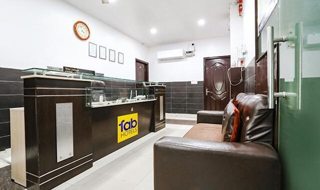 ファブホテル ザ ラゼーズ