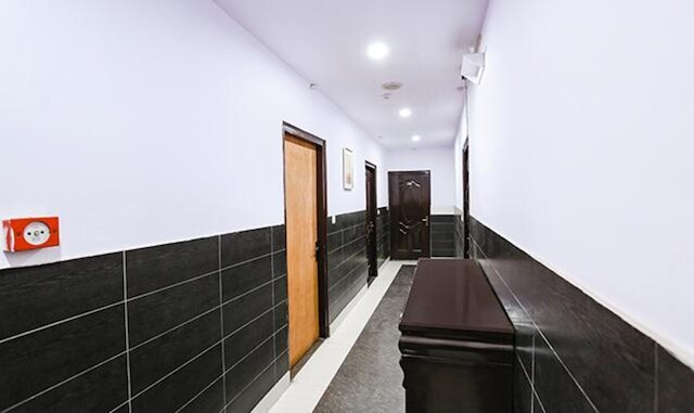 ファブホテル ザ ラゼーズ