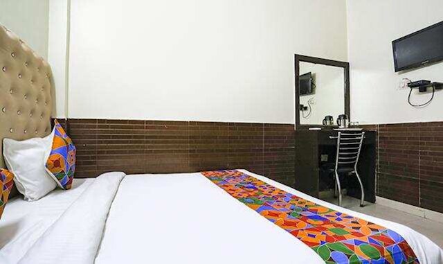 ファブホテル ザ ラゼーズ