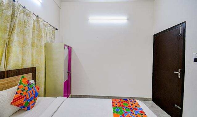 ファブエクスプレス ムーン レジデンシー