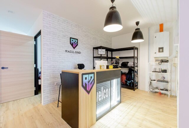 ラッドゾーン ホステル