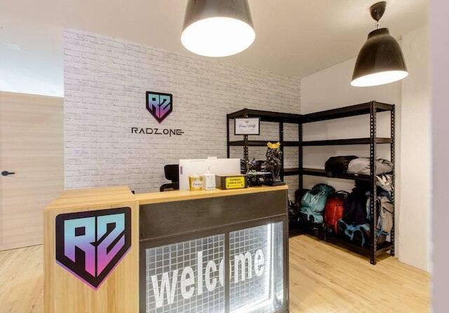 ラッドゾーン ホステル