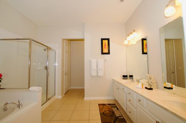 ビスタ ケイ ラグジュアリー 3 ベッドルーム コンドミニアム 3066