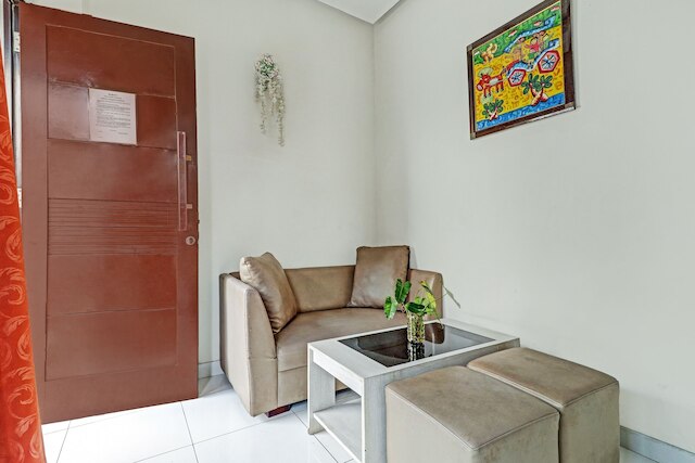 OYO  90452 ピロー  イン