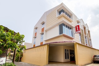 ホテル O アダム マリク ゲストハウス ニア スタシウン メダン