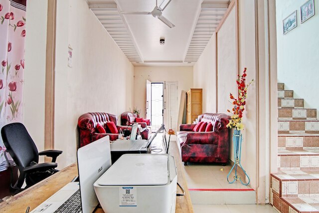 ホテル O ティムール ラヤ ホームステイ シャリア