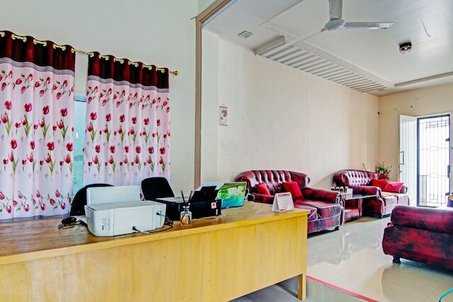 ホテル O ティムール ラヤ ホームステイ シャリア