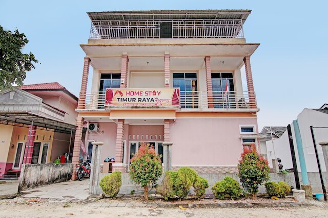 ホテル O ティムール ラヤ ホームステイ シャリア