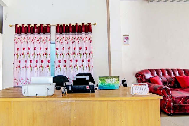 ホテル O ティムール ラヤ ホームステイ シャリア