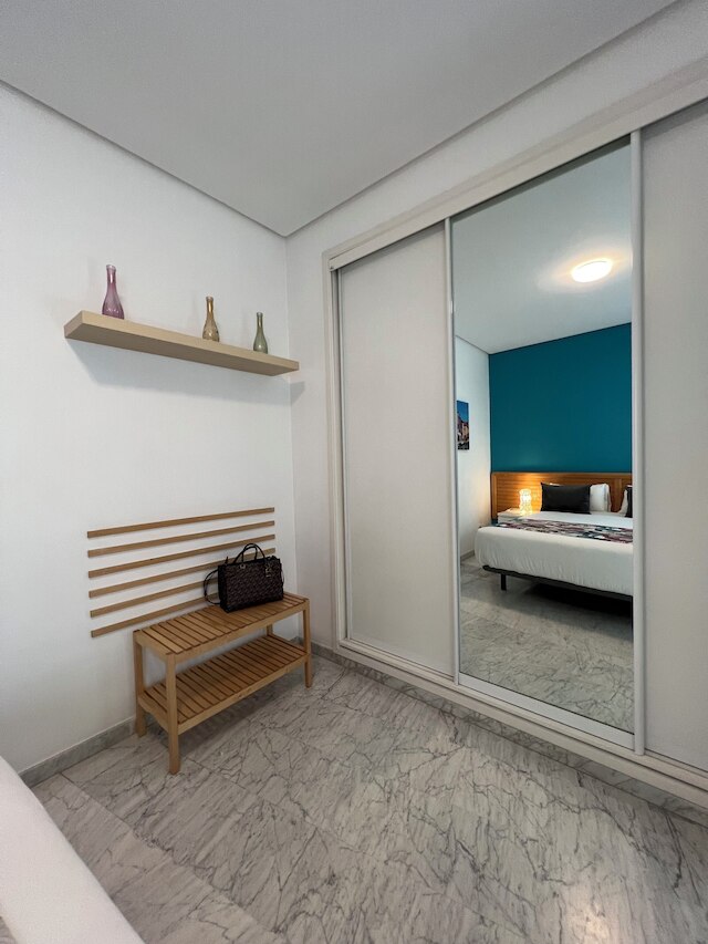 イベールフラット・ファビオラ